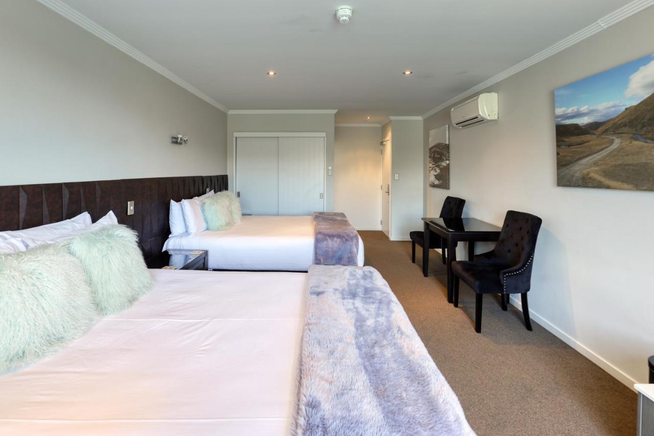 Marsden Lake Resort Central Otago クロムウェル エクステリア 写真 A typical room at the hotel