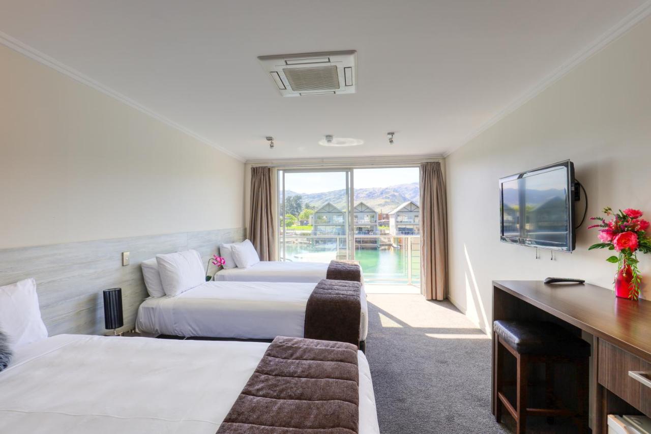 Marsden Lake Resort Central Otago クロムウェル エクステリア 写真 A typical hotel room