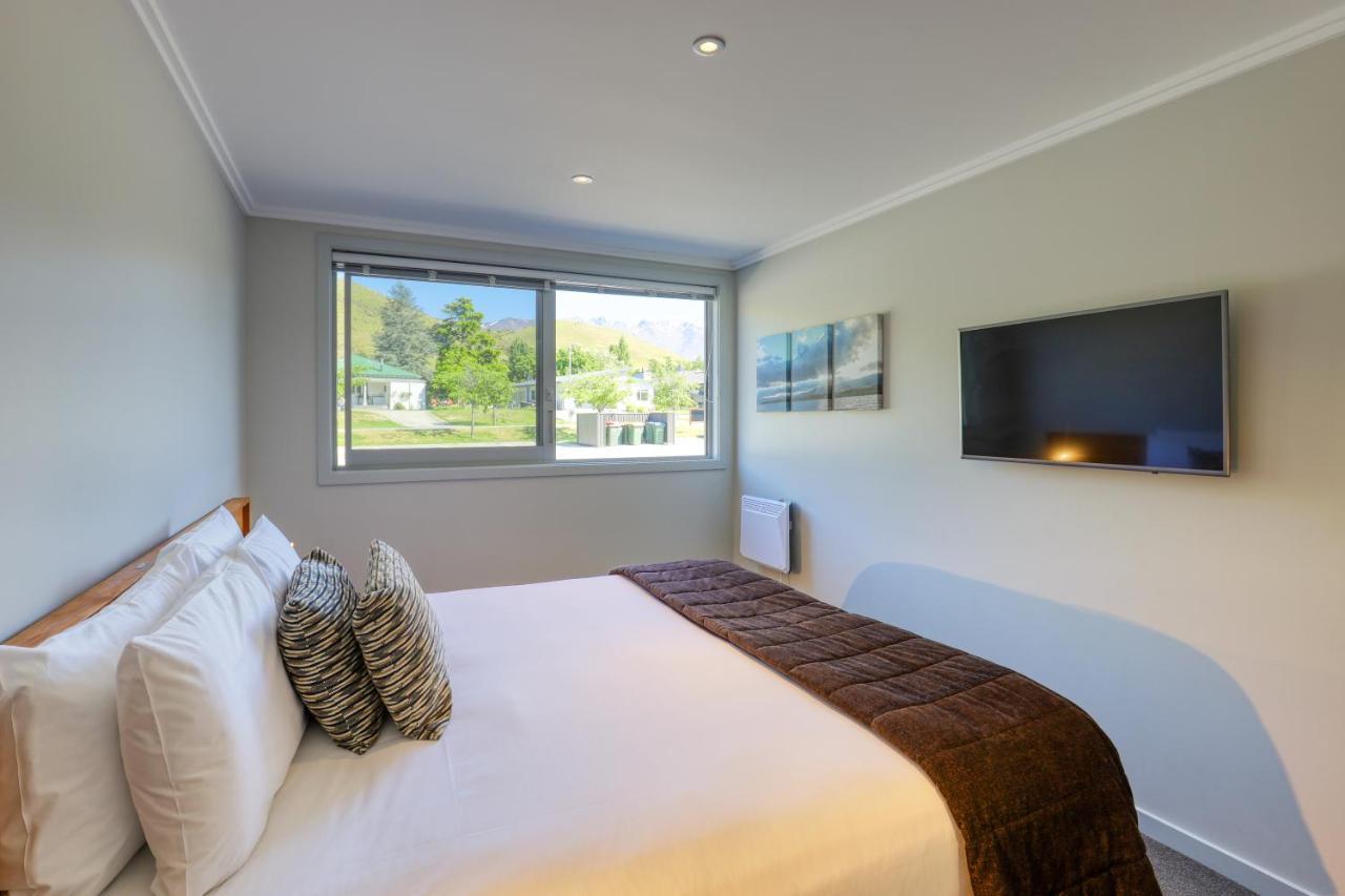 Marsden Lake Resort Central Otago クロムウェル エクステリア 写真 A bedroom at the hotel