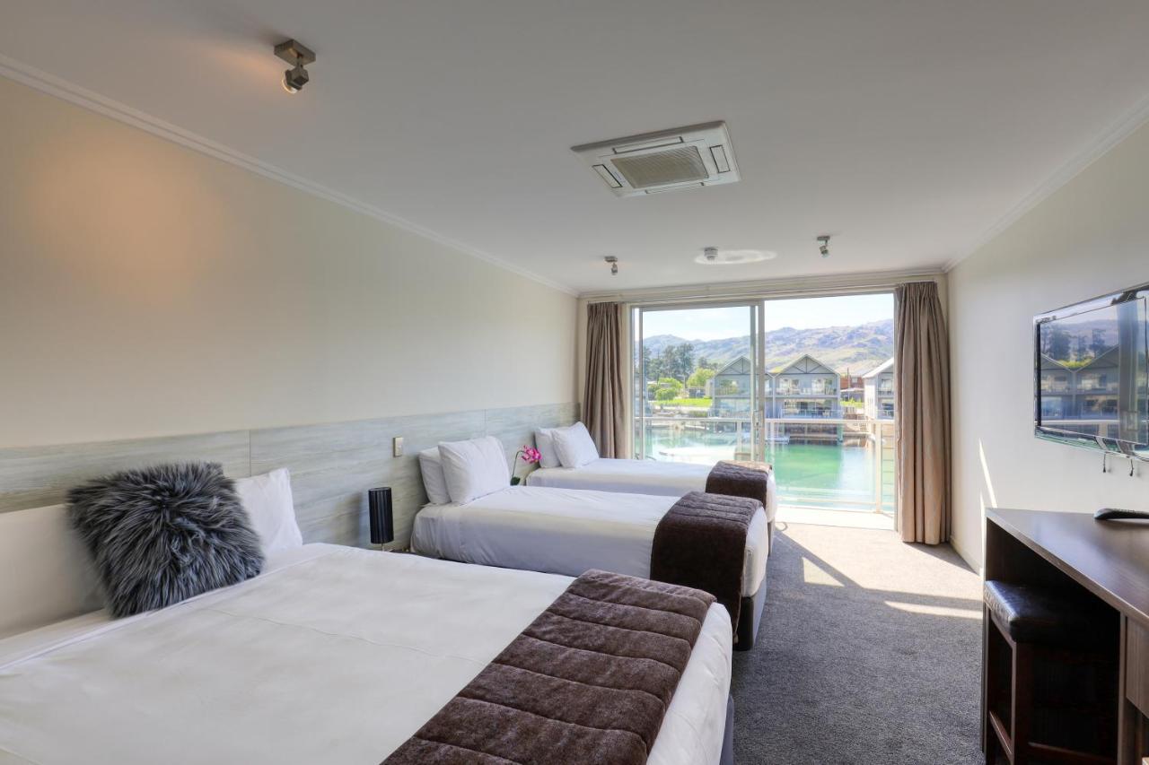 Marsden Lake Resort Central Otago クロムウェル エクステリア 写真 A typical hotel room