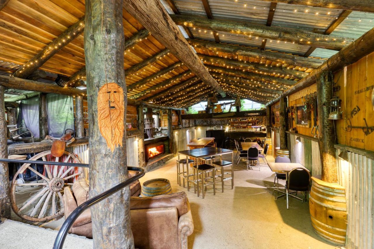 Marsden Lake Resort Central Otago クロムウェル エクステリア 写真 The interior of the Treehouse
